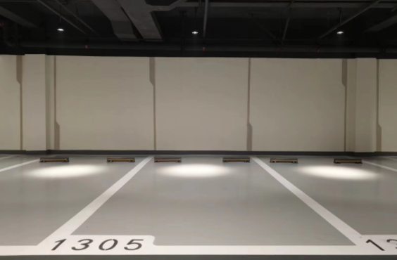 宿遷廠區(qū)路面劃線(xiàn)，打造安全暢通的宿遷廠區(qū)